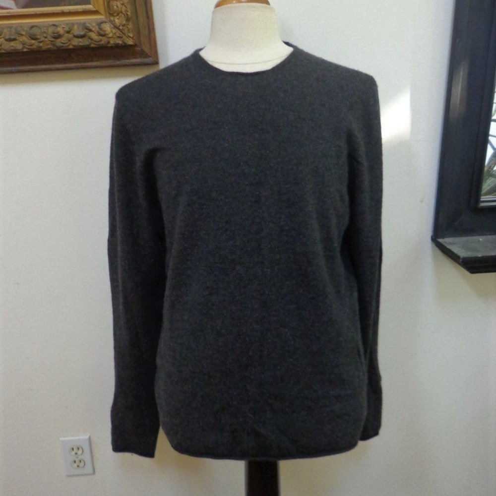 VGUC - METROPOLITAN VIEW  Man's Charcoal Gray Cashmere Crewneck Sweater Size M